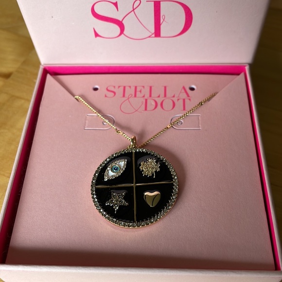 Stella and Dot Mindful Medallion Necklace - Picture 4 of 4